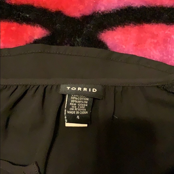 Black blouse - Picture 3 of 3